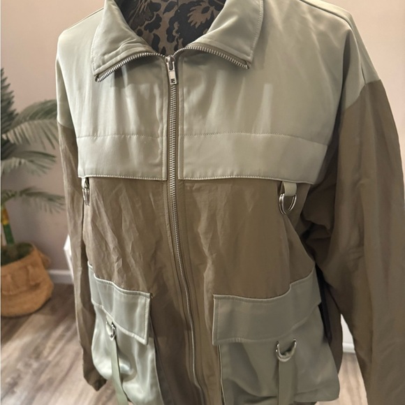 Forever 21 Men's Olive and Khaki Field Jacket - Picture 4 of 9